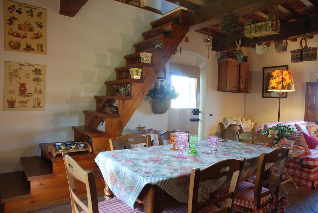 פאלאיה Appartamento Con Patio Privato E Giardino Tra Pisa E Firenze חדר תמונה